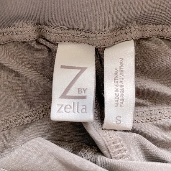 Zella Athletic Shorts - Picture 2 of 2